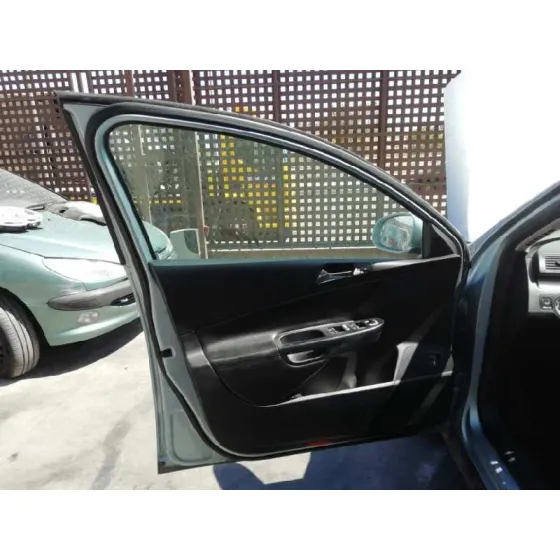 VOLKSWAGEN PASSAT BERLINA (3C2) '2005 ADVANCE AZUL CLARO