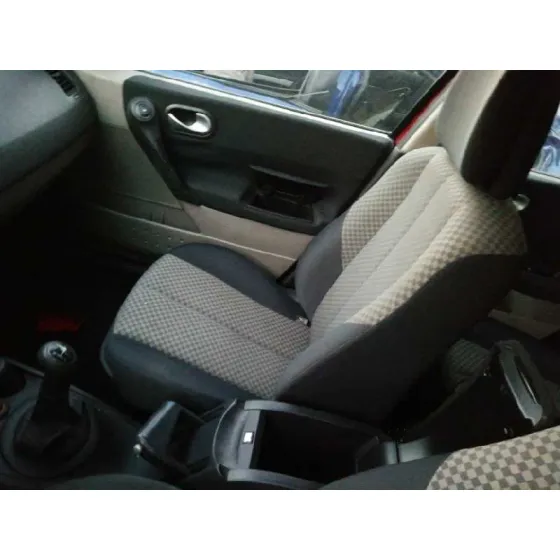 RENAULT MEGANE II BERLINA 5P '2005 AUTHENTIQUE BURDEOS