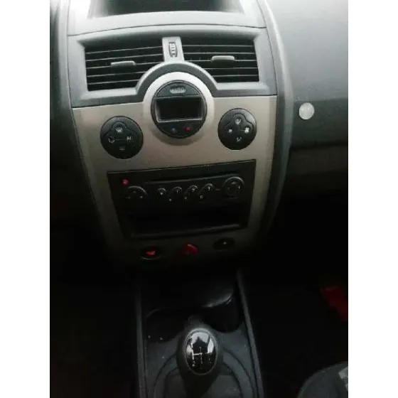 RENAULT MEGANE II BERLINA 5P '2005 AUTHENTIQUE BURDEOS