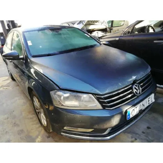 VOLKSWAGEN PASSAT LIM. (362) '2011 ADVANCE BLUEMOTION GRIS