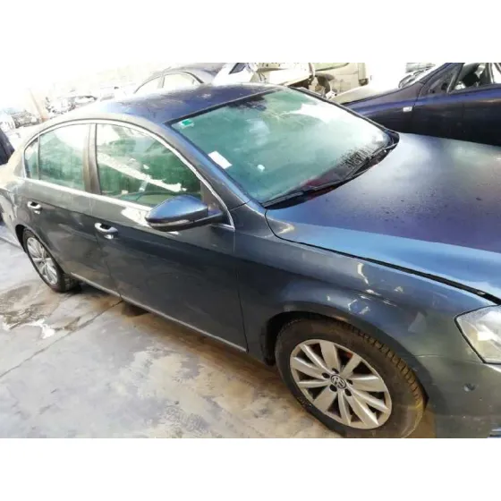 VOLKSWAGEN PASSAT LIM. (362) '2011 ADVANCE BLUEMOTION GRIS