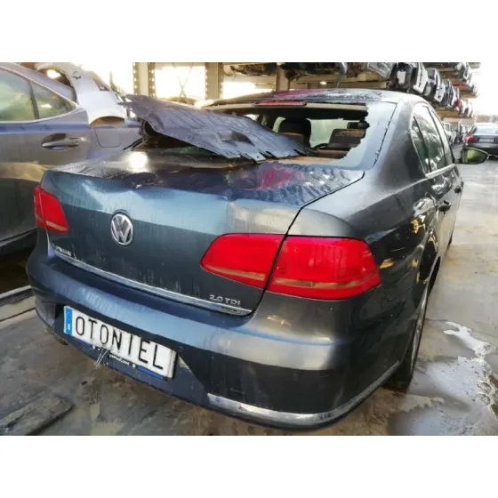 VOLKSWAGEN PASSAT LIM. (362) '2011 ADVANCE BLUEMOTION GRIS