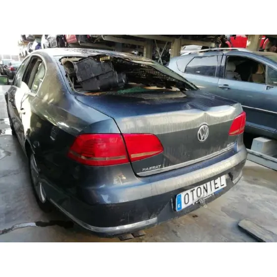 VOLKSWAGEN PASSAT LIM. (362) '2011 ADVANCE BLUEMOTION GRIS