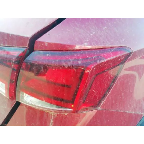 SEAT ARONA '2018 REFERENCE ROJO