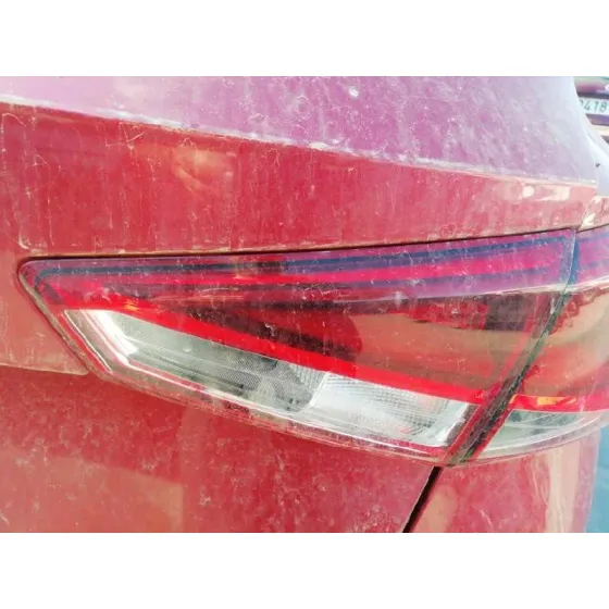 SEAT ARONA '2018 REFERENCE ROJO