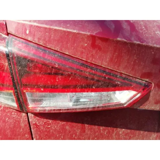 SEAT ARONA '2018 REFERENCE ROJO