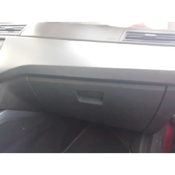 SEAT ARONA '2018 REFERENCE ROJO