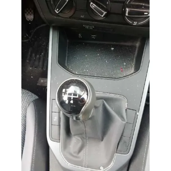 SEAT ARONA '2018 REFERENCE ROJO