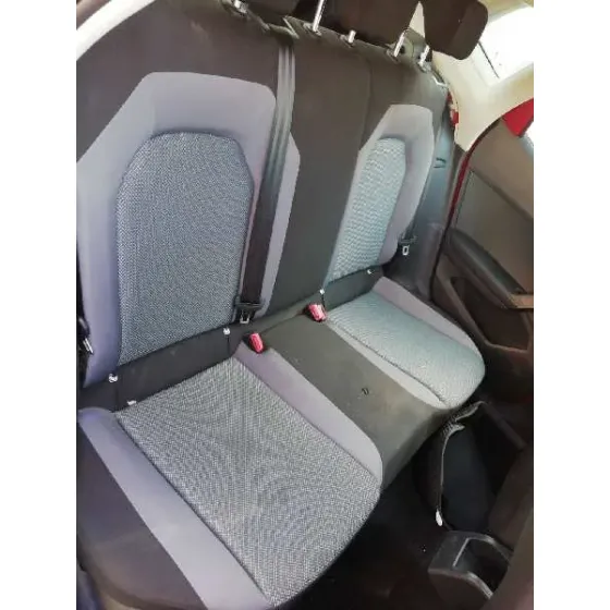 SEAT ARONA '2018 REFERENCE ROJO