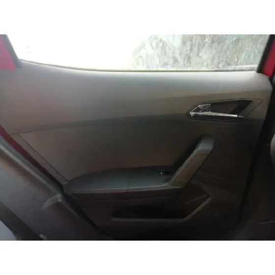 SEAT ARONA '2018 REFERENCE ROJO