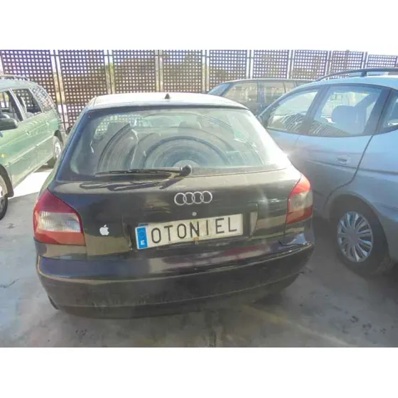 AUDI A3 (8L) '2002 1.9 TDI AMBIENTE NEGRO