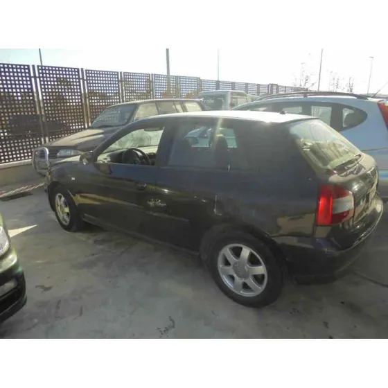 AUDI A3 (8L) '2002 1.9 TDI AMBIENTE NEGRO