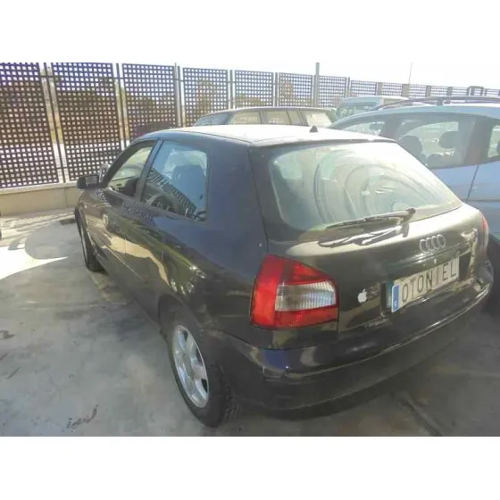 AUDI A3 (8L) '2002 1.9 TDI AMBIENTE NEGRO