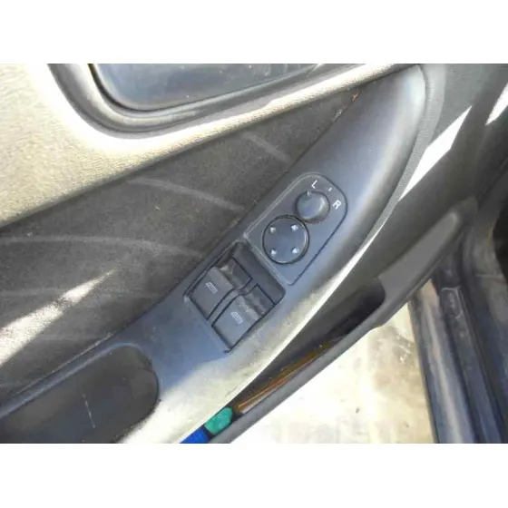 AUDI A3 (8L) '2002 1.9 TDI AMBIENTE NEGRO
