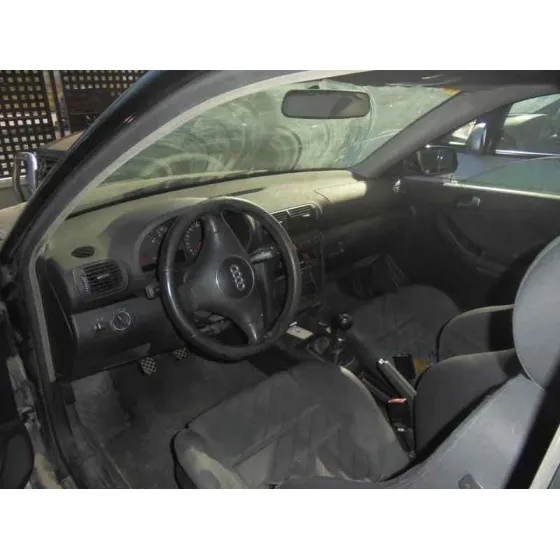 AUDI A3 (8L) '2002 1.9 TDI AMBIENTE NEGRO