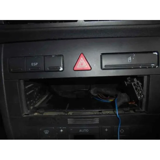 AUDI A3 (8L) '2002 1.9 TDI AMBIENTE NEGRO