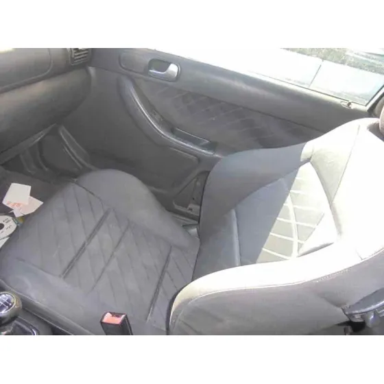 AUDI A3 (8L) '2002 1.9 TDI AMBIENTE NEGRO