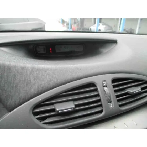RENAULT LAGUNA II (BG0) '2002 AUTHENTIQUE PLATA