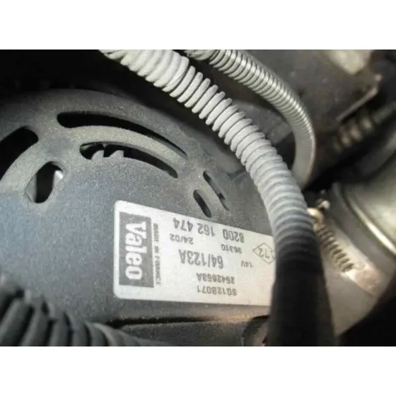 RENAULT LAGUNA II (BG0) '2002 AUTHENTIQUE PLATA