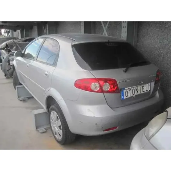 DAEWOO LACETTI '2004 CDX PLATA