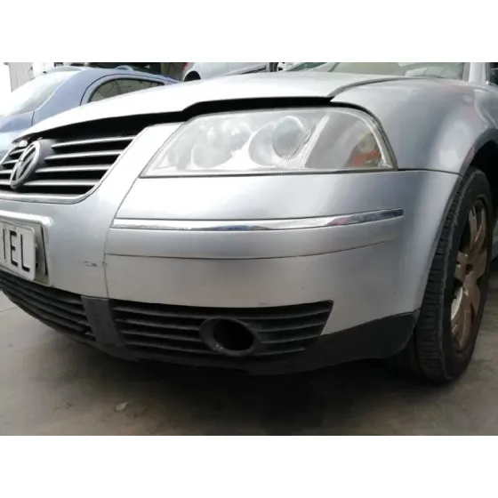 VOLKSWAGEN PASSAT BERLINA (3B3) '2002 ADVANCE GRIS PLATA
