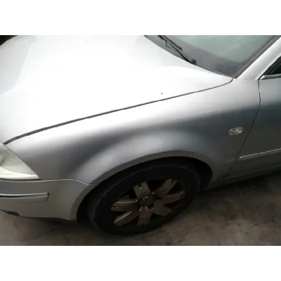 VOLKSWAGEN PASSAT BERLINA (3B3) '2002 ADVANCE GRIS PLATA