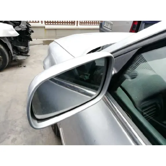 VOLKSWAGEN PASSAT BERLINA (3B3) '2002 ADVANCE GRIS PLATA