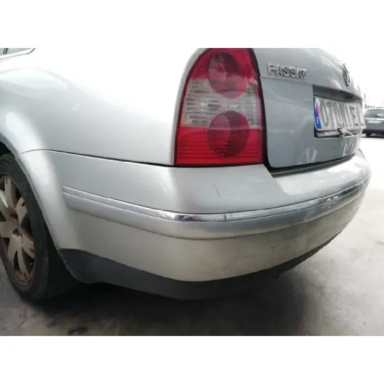 VOLKSWAGEN PASSAT BERLINA (3B3) '2002 ADVANCE GRIS PLATA