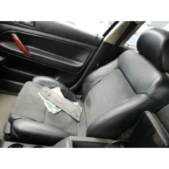 VOLKSWAGEN PASSAT BERLINA (3B3) '2002 ADVANCE GRIS PLATA