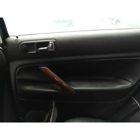 VOLKSWAGEN PASSAT BERLINA (3B3) '2002 ADVANCE GRIS PLATA