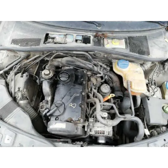 VOLKSWAGEN PASSAT BERLINA (3B3) '2002 ADVANCE GRIS PLATA