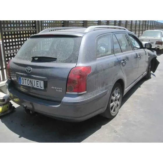 TOYOTA AVENSIS BERLINA (T25) '2005 2.2 D-4D CLEAN POWER EXECUTIVE BERLINA (5-PTAS.) GRIS