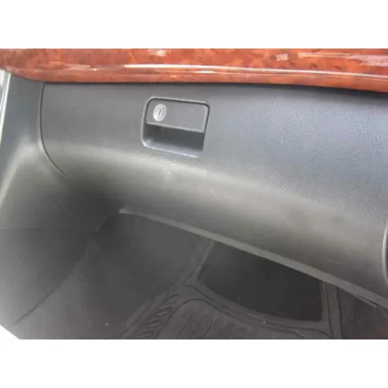 TOYOTA AVENSIS BERLINA (T25) '2005 2.2 D-4D CLEAN POWER EXECUTIVE BERLINA (5-PTAS.) GRIS