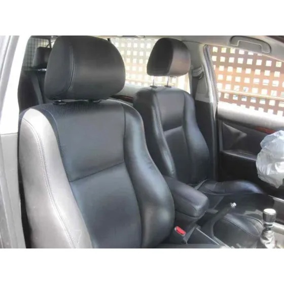 TOYOTA AVENSIS BERLINA (T25) '2005 2.2 D-4D CLEAN POWER EXECUTIVE BERLINA (5-PTAS.) GRIS
