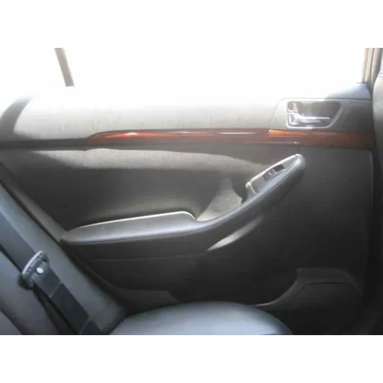 TOYOTA AVENSIS BERLINA (T25) '2005 2.2 D-4D CLEAN POWER EXECUTIVE BERLINA (5-PTAS.) GRIS