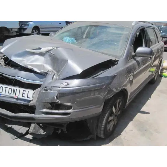 TOYOTA AVENSIS BERLINA (T25) '2005 2.2 D-4D CLEAN POWER EXECUTIVE BERLINA (5-PTAS.) GRIS