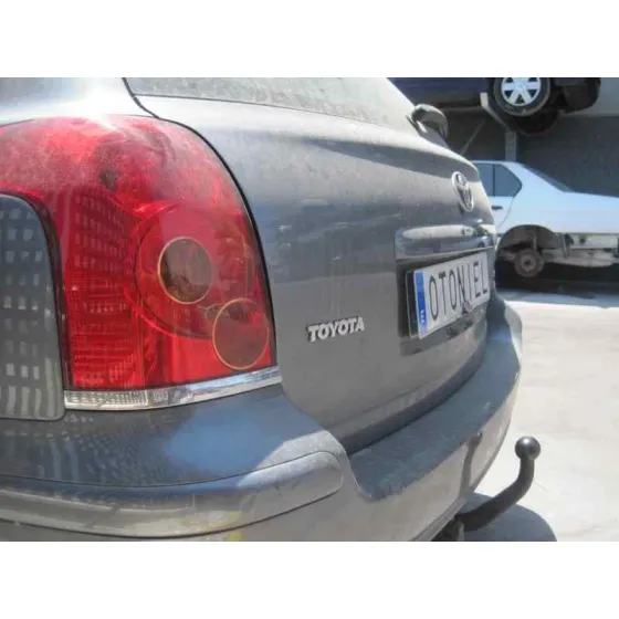 TOYOTA AVENSIS BERLINA (T25) '2005 2.2 D-4D CLEAN POWER EXECUTIVE BERLINA (5-PTAS.) GRIS