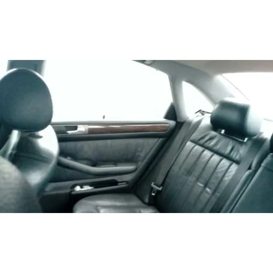 AUDI A6 BERLINA (4B2) '2000 2.5 TDI AZUL/CALCINADO