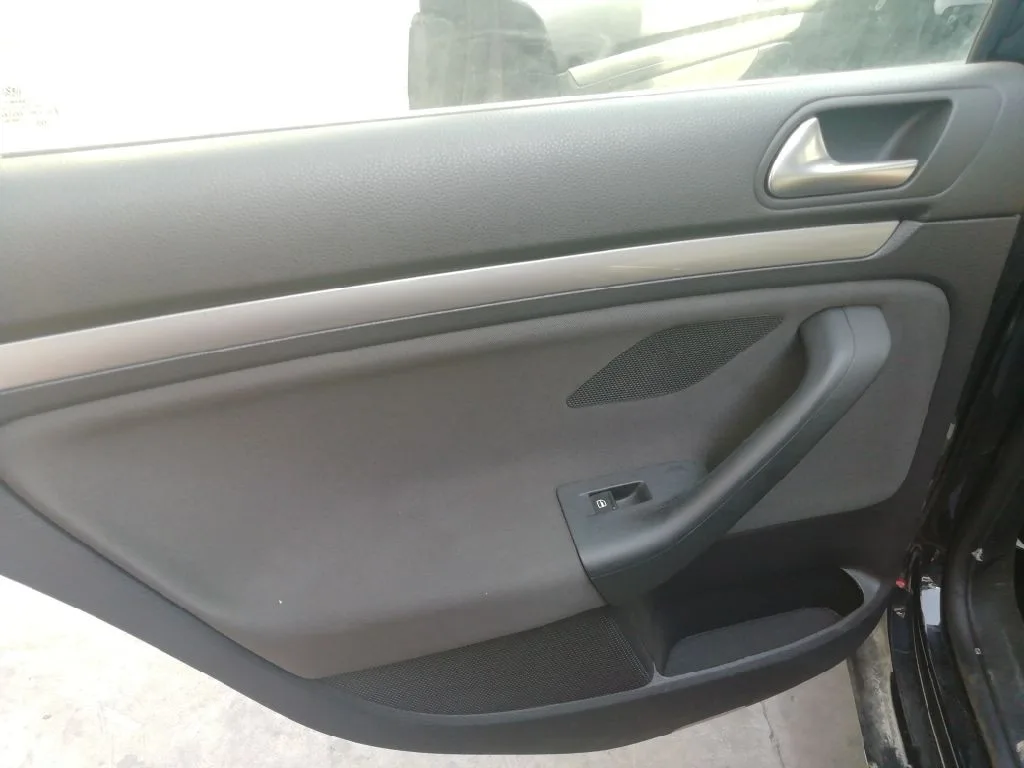 VOLKSWAGEN GOLF VI VARIANT (AJ5) VOLKSWAGEN GOLF VI VARIANT (AJ5) '2012 1.6 TDI DPF NEGRO 2009