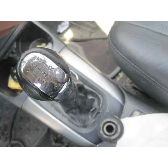 TOYOTA RAV 4 (A2) '2004 2.0 D-4D EXECUTIVE 4X4 (2003->) PLATA
