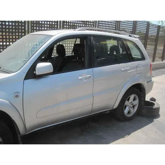 TOYOTA RAV 4 (A2) '2004 2.0 D-4D EXECUTIVE 4X4 (2003->) PLATA