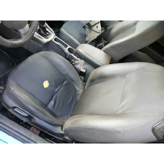 FORD FOCUS BERLINA (CAP) '2005 TREND AZUL