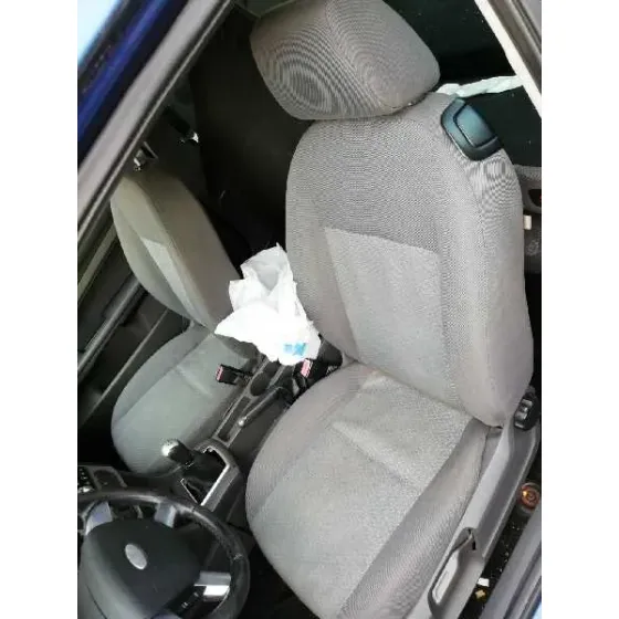 FORD FOCUS BERLINA (CAP) '2007 AMBIENTE (D) AZUL