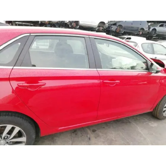 HYUNDAI I30 (PD) '2017 1.4 TGDI CAT ROJO