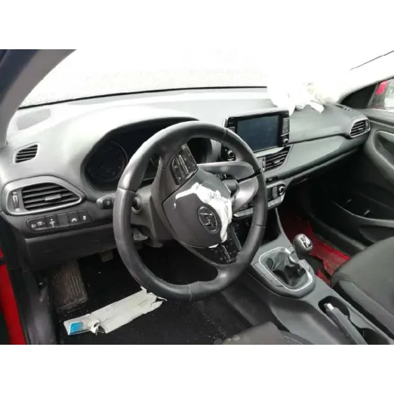 HYUNDAI I30 (PD) '2017 1.4 TGDI CAT ROJO