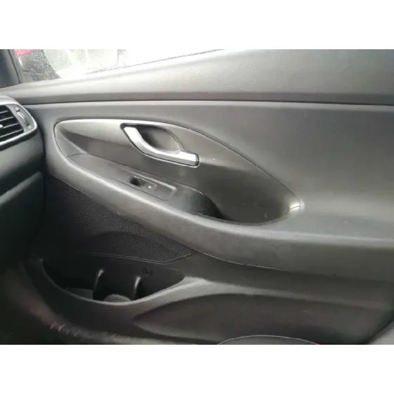 HYUNDAI I30 (PD) '2017 1.4 TGDI CAT ROJO