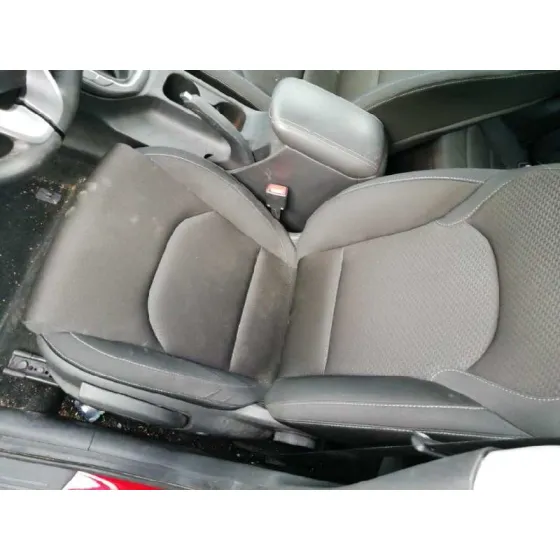 HYUNDAI I30 (PD) '2017 1.4 TGDI CAT ROJO