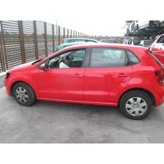 VOLKSWAGEN POLO (6R1) '2009 ADVANCE ROJO
