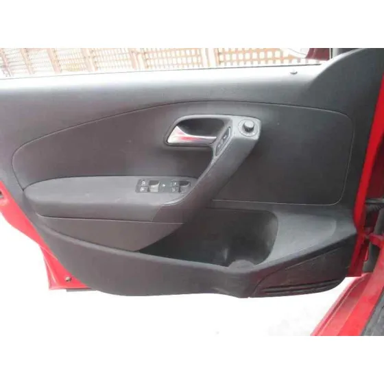 VOLKSWAGEN POLO (6R1) '2009 ADVANCE ROJO