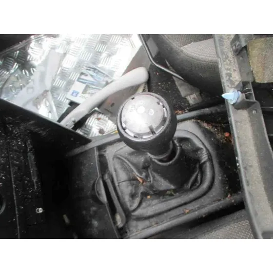 PEUGEOT 207 '2009 CONFORT GRIS CLARO